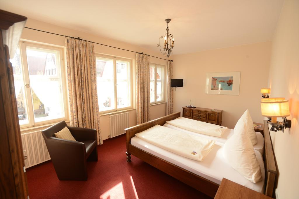Hotel Eisenkrug Dinkelsbühl Стая снимка