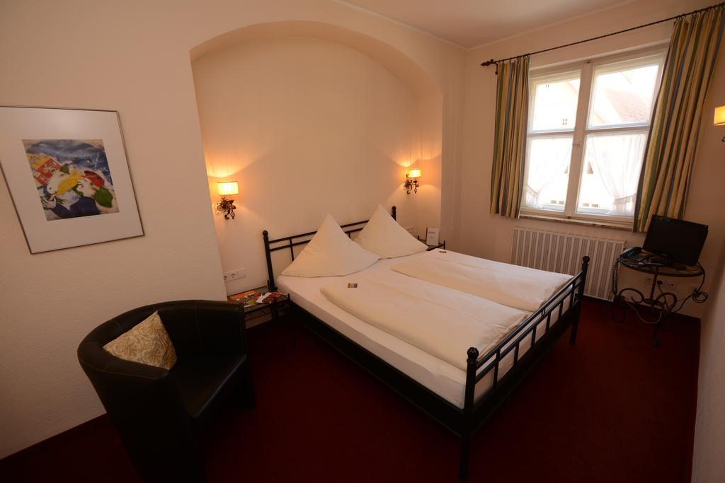 Hotel Eisenkrug Dinkelsbühl Екстериор снимка
