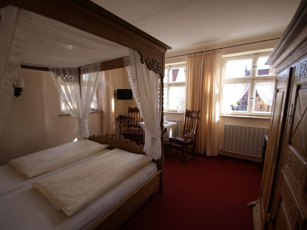 Hotel Eisenkrug Dinkelsbühl Стая снимка