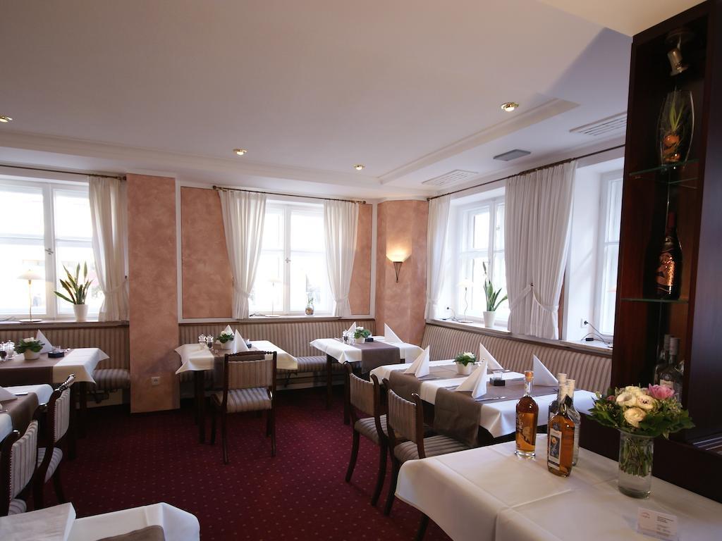 Hotel Eisenkrug Dinkelsbühl Екстериор снимка